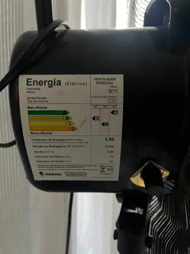 Ventilador Preto Pedestal Oscilante TRON 60CM 140W Grade Metálica 127V/220V