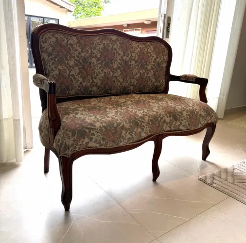 Sofá Namoradeira estilo Luís XV