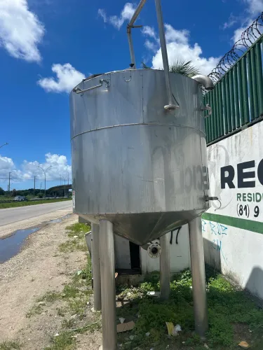 TANQUE INOX COM ISOLAMENTO TÉRMICO - 3.500L