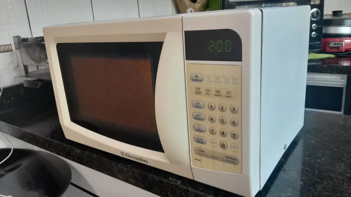 Microondas Electrolux 25 LT.