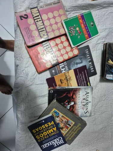 Livros e mangás