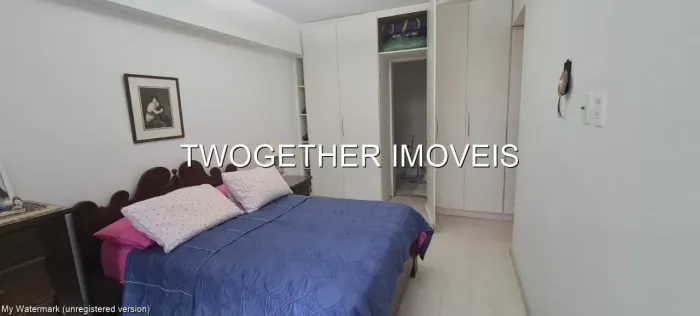Lindo apartamento em edifício centro de terreno no Leblon