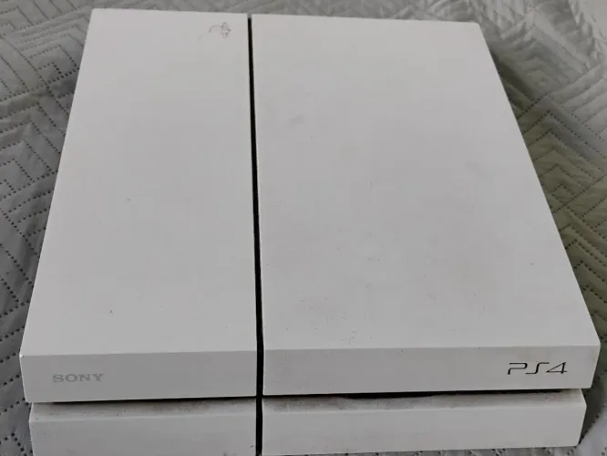 PS4 FAT COM 3 CONTROLES