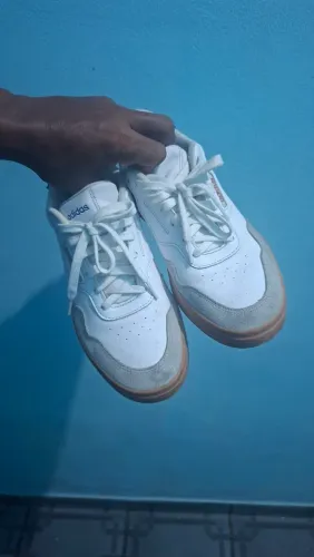 Tênis ADIDAS masculino número 40