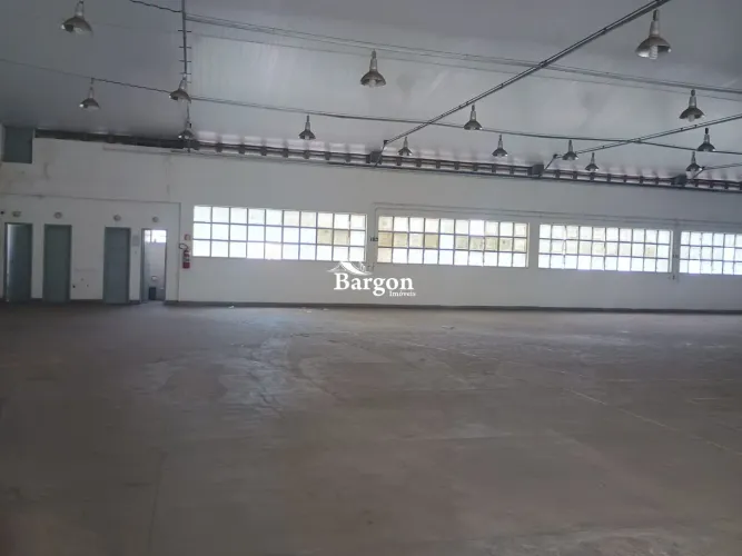Predio comercial com 2.500 m² a venda no Bairro Poço Rico em Juiz de Fora