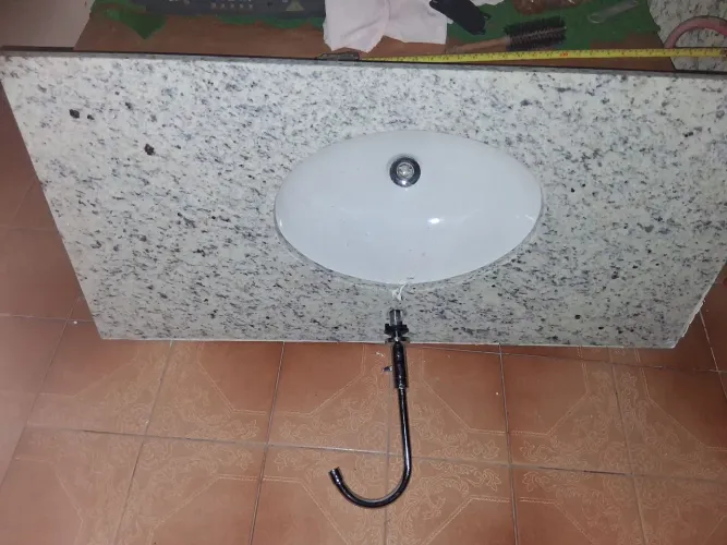 Pia de mármore completo com torneira e ralo novo nunca usado