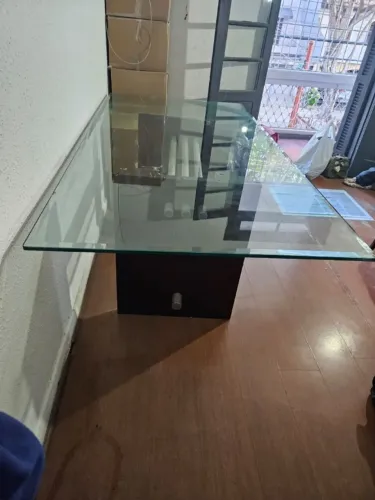 Mesa de jantar 8 lugares c/ tampo de vidro