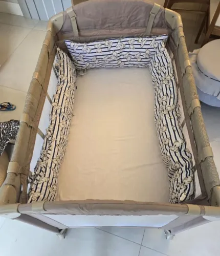 Berço Burigotto Camping semi novo