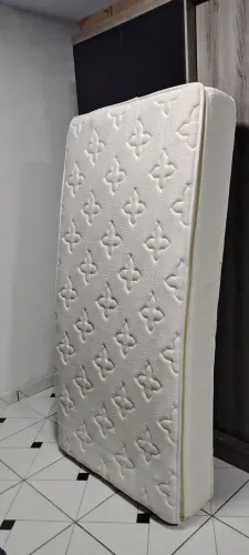Colchão semi novo 