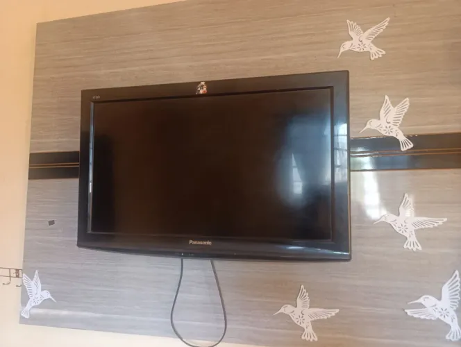 Tv 32 polegadas SEM DEFEITO 