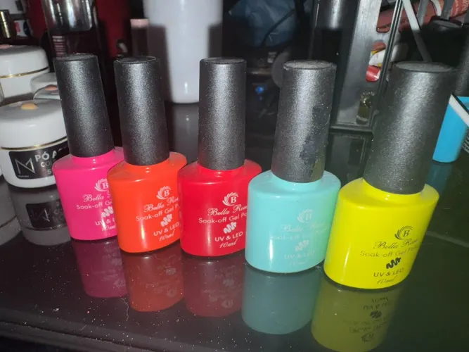 Esmalte em gel.