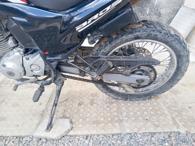 Vende se bros impecável