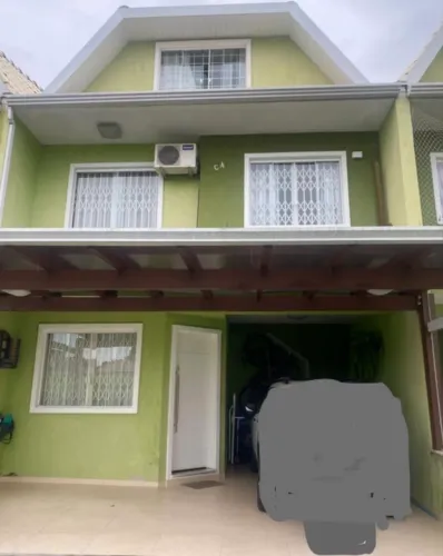 Casa em condomínio fechado no Bairro Xaxim
