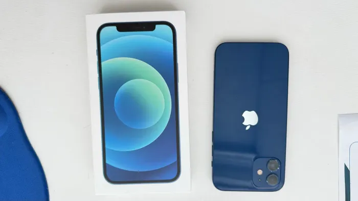 iPhone 12 hiper conservado