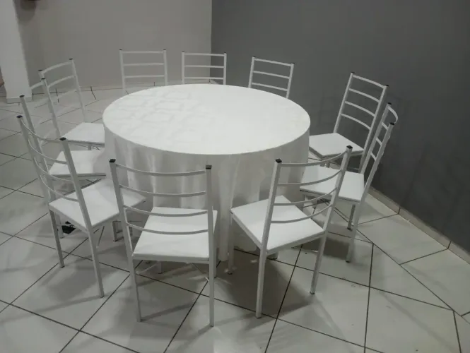 Mesa e cadeiras