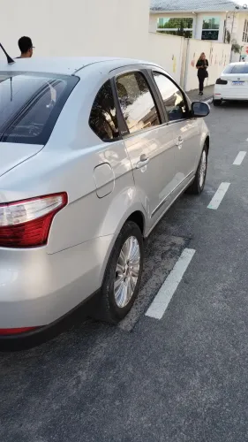 Fiat Grand Siena Essence 1.6 Flex 16V 2013
