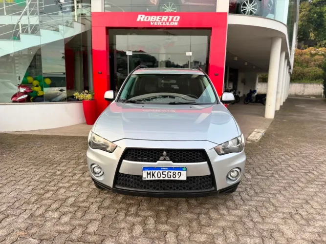 Mitsubishi Outlander 2.0 16V 160cv Aut. 2012