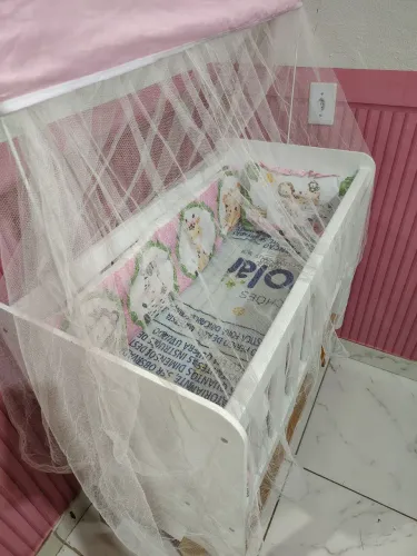 Mini berço junto com colchão 