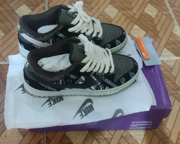 TÊNIS NIKE DUNK LOW X TRAVIS SCOTT CACTUS PREMIUM