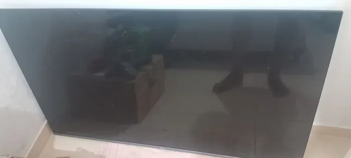 2 TVs. Com.defeito 50.polegdas