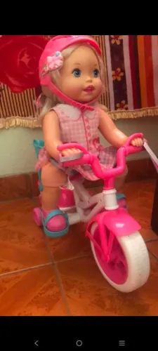Boneca litlle momy com bicicleta