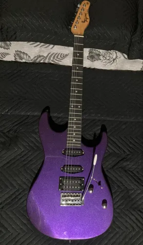 Guitarra Elétrica com Amplificador
