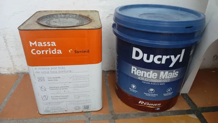 Tinta Ducryl 18 lt e massa corrida Suvinil 25 kg