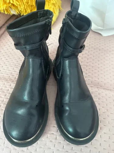 Bota infantil Zara