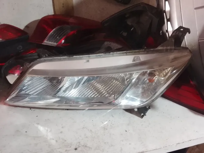Farol esquerdo de city 2015/16 L Esq cromado 