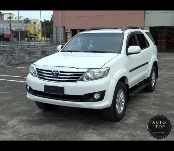 Toyota Hilux SW4 SR 4X2 2.7/2.7 Flex 16V Mec. 2013