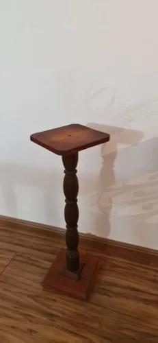 Coluna Pedestal Clássica em Madeira 