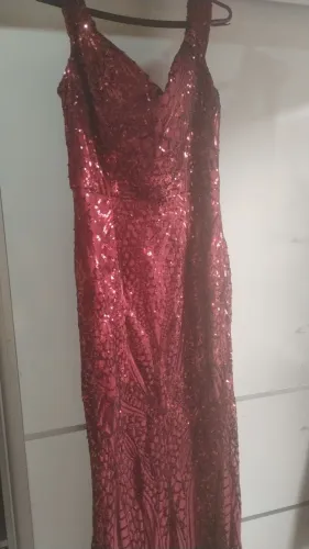 Vestido de festa marsala
