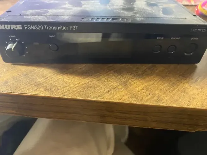 Transmissor de monitor in-ear Shure PSM 300 P3T.