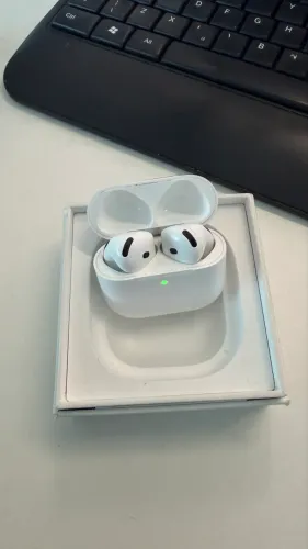 AirPods 4 com cancelamento de Ruído 