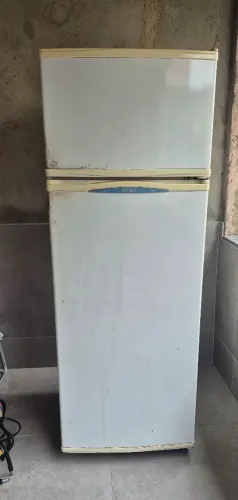 Geladeira Consul 240 litros 