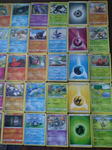 50 Cartas Pokémon Básico Estágio 1 e Energia Lote2
