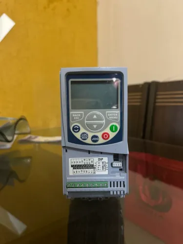 Inversor de Frequência WEG CFW500 - 1,5 CV / 2,6 A