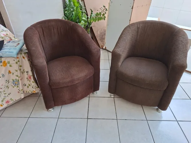 Duas Poltronas para sala ou quarto