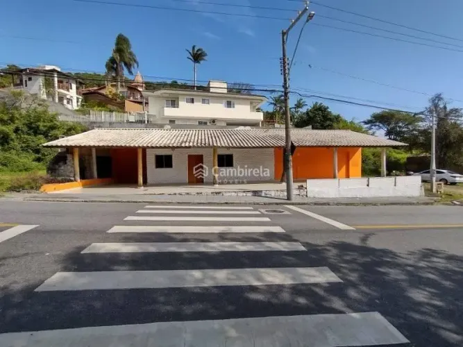 Casa comercial para locação no bairro Ponta de Baixo / SÃO JOSÉ - SC