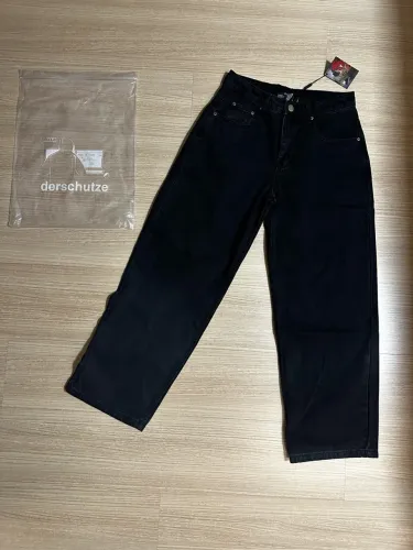 Calça jeans Derschutze bordada
