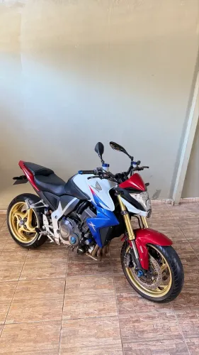 CB 1000r capitão América 