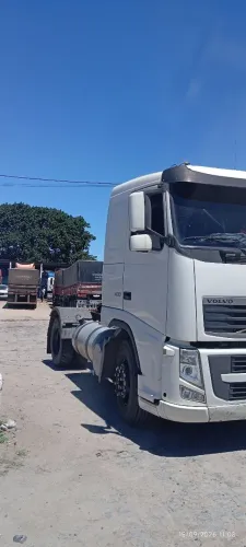 Cavalo mecânico Volvo FH 400 2011 automático caminhão alinhado só acelerar