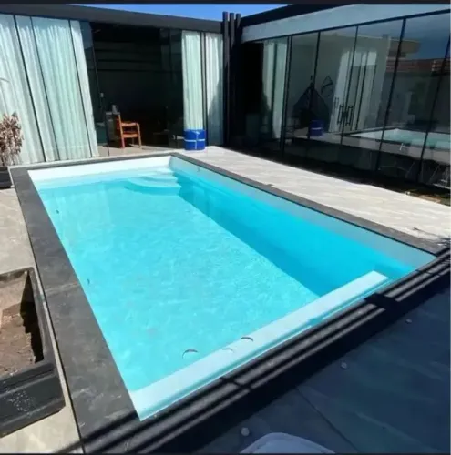 Piscina de Fibra com Prainha Completa Instalada