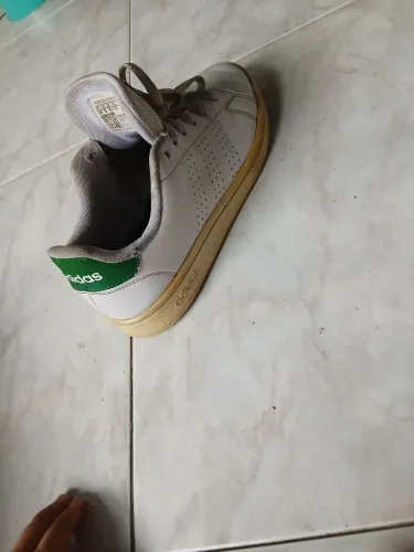Tênis da Adidas tamanho 35