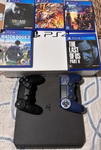 PLAYSTATION 4 
