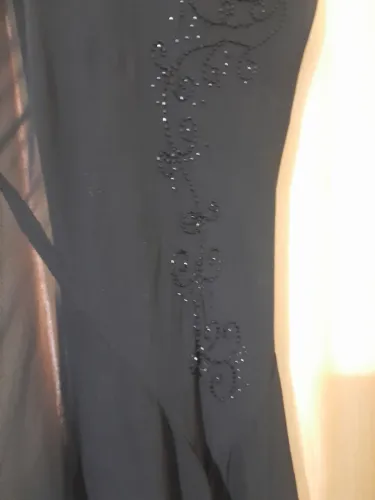 VENDO VESTIDO DE FESTA PRETO NOVO COM BRILHO TAMANHO M