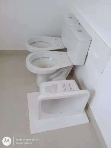 Vaso sanitário e lavanderia 