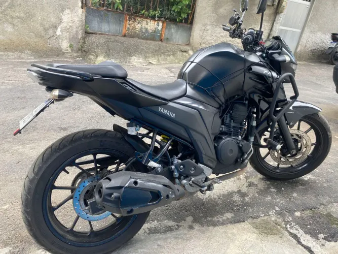 Aluguel moto fz25