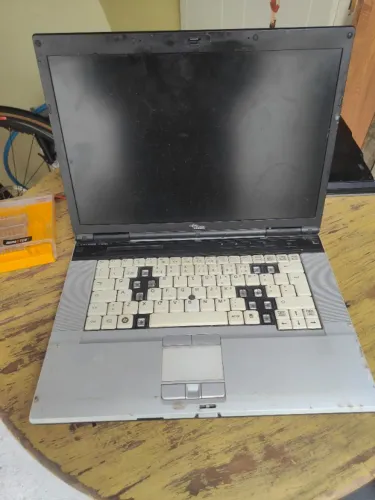 Notebook Siemens Fujitsu Lifebook E8420 - retirada de peças