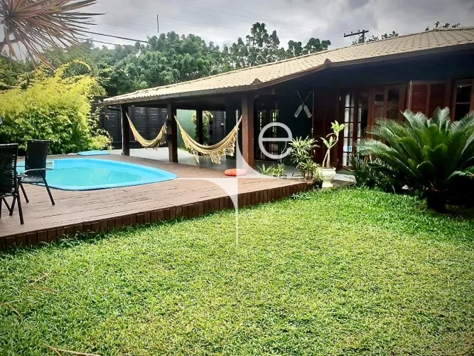 Casa 4 quartos no Rio Tavares
